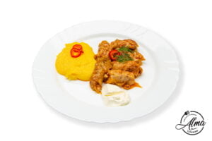 Sarmalute cu carne de porc si vita, mamaliguta si smantana