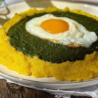 Urzici mestecate cu mămăligă și ochi - 400 g